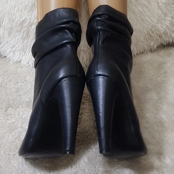 Steve Madden Black Ankle Boots - Picture 4 of 13